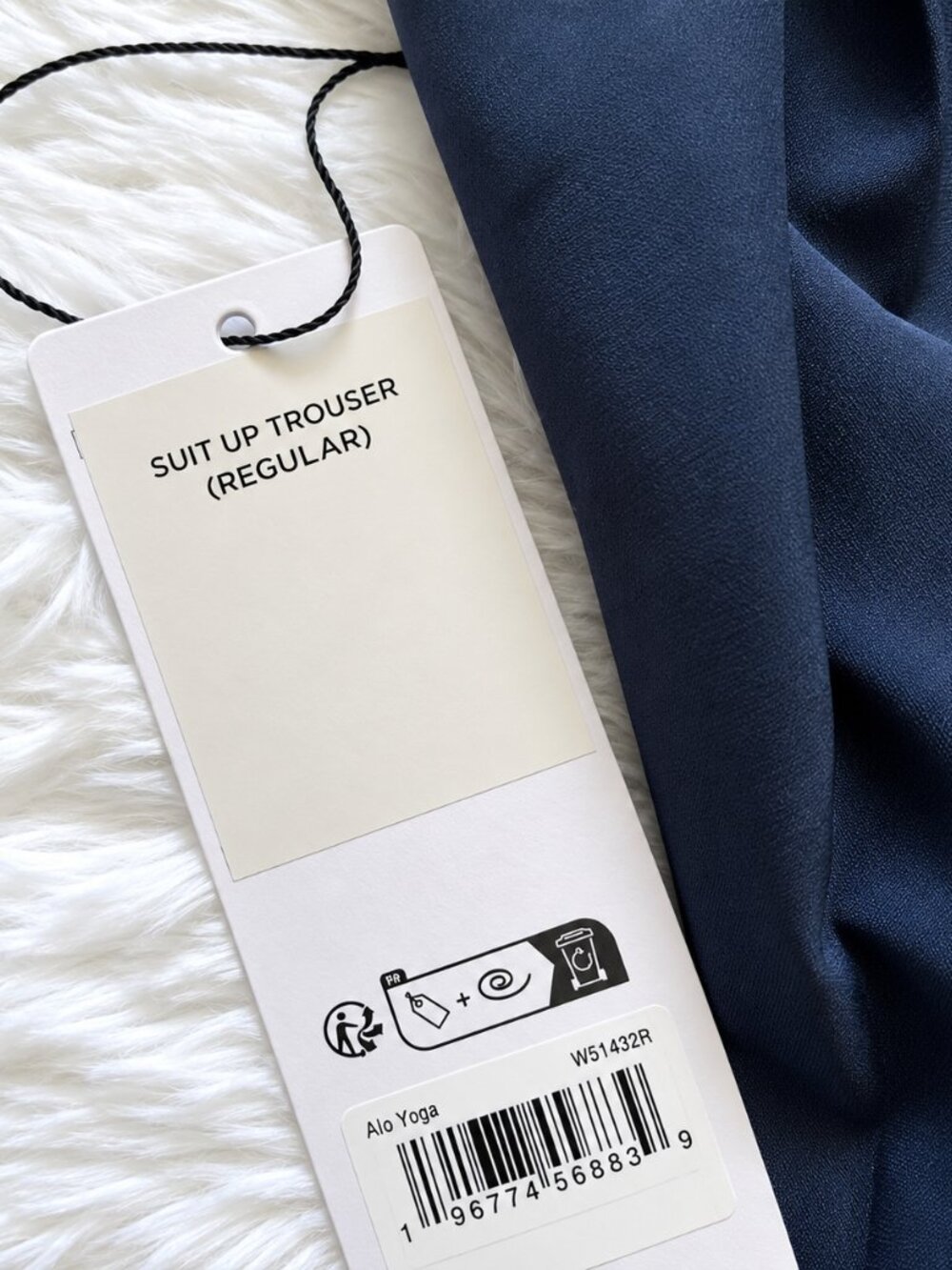 NWT Alo Yoga Suit Up Trouser Regular Navy Sizes S M L - Picture 7 of 8